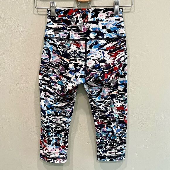 Lululemon Wunder Under Hi-Rise 1/2 Tight Leggings - Size: 4 - Picture 3 of 11